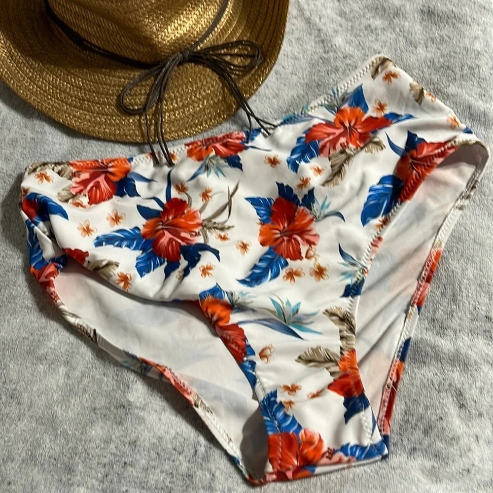 NWOT floral swim bottoms L